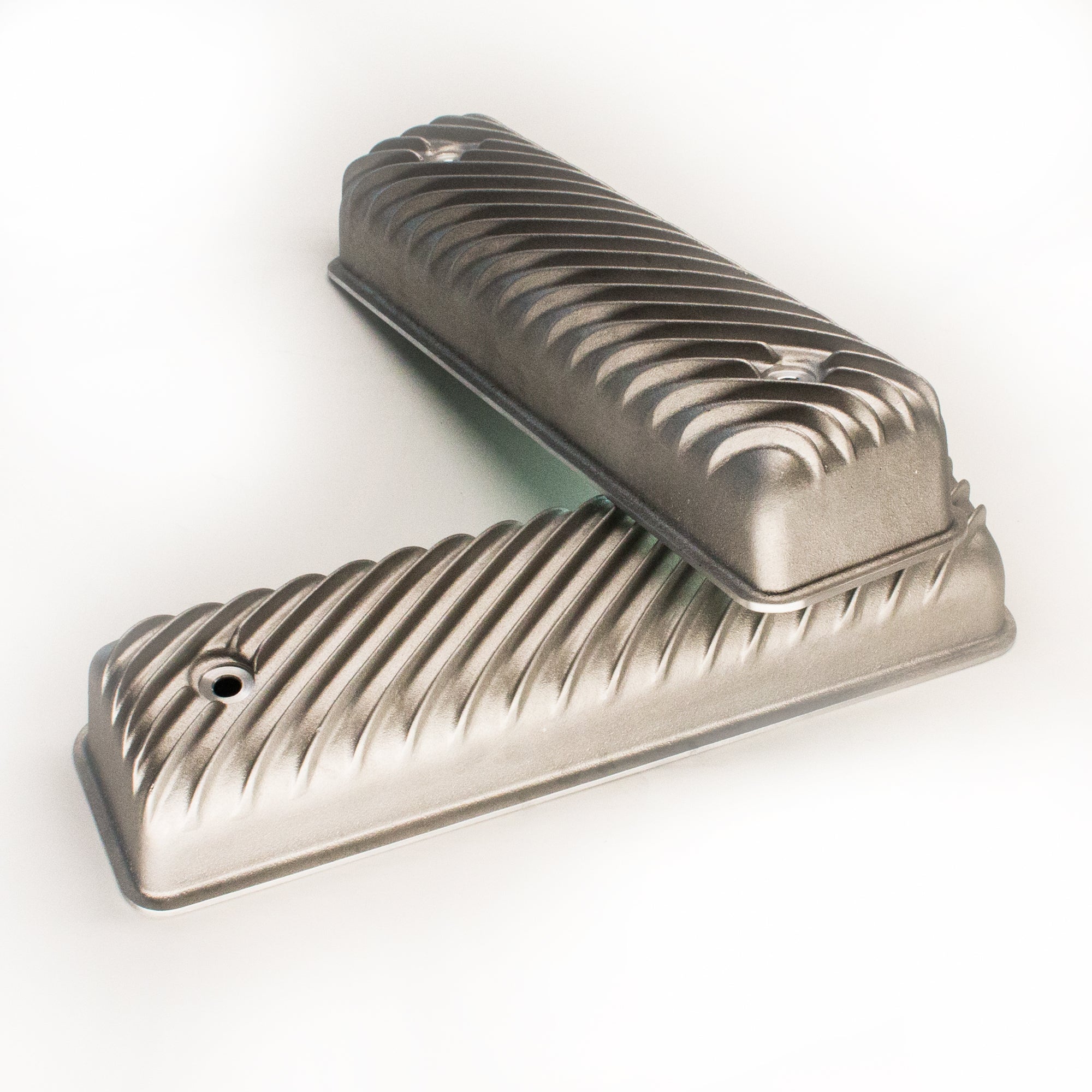 Ford 292 Y-Block finned aluminum valve covers with diagonal fins