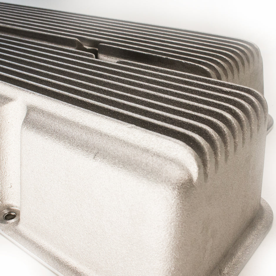 Small Block Chevy 350 finned aluminum perimeter bolt valve covers